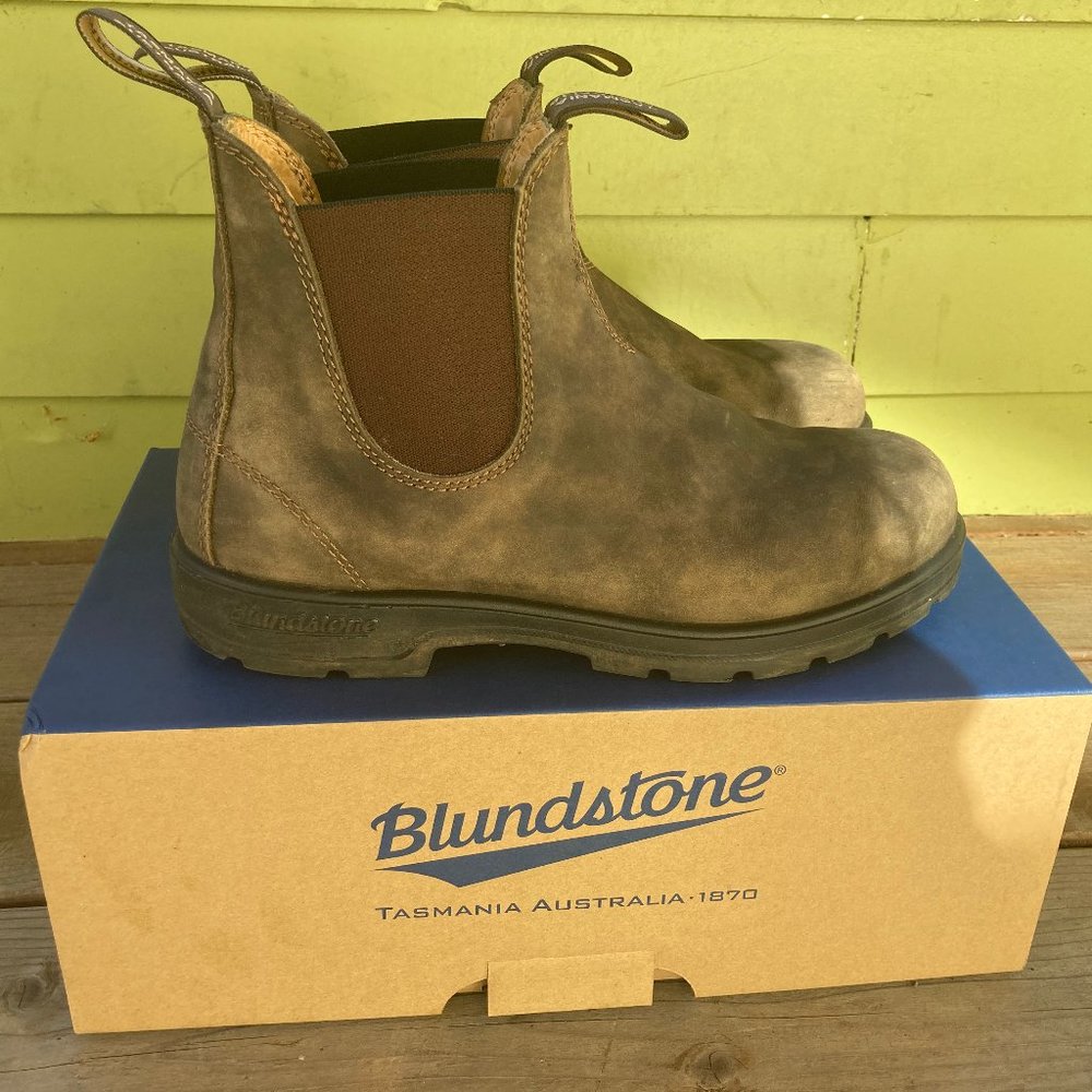 Women's Classic Chelsea Boots - Rustic Brown